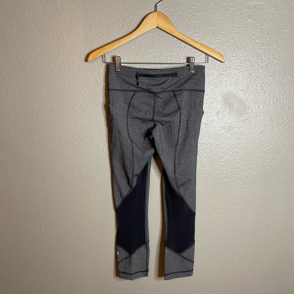 Lululemon Black and Grey Race Rival Cropped  Leggings - Picture 2 of 6